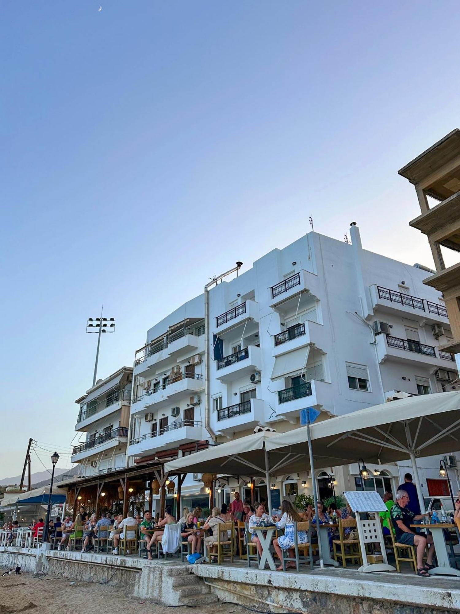 Filoxenia By The Sea Apartment อายิโอสนิโกลาโอส ภายนอก รูปภาพ